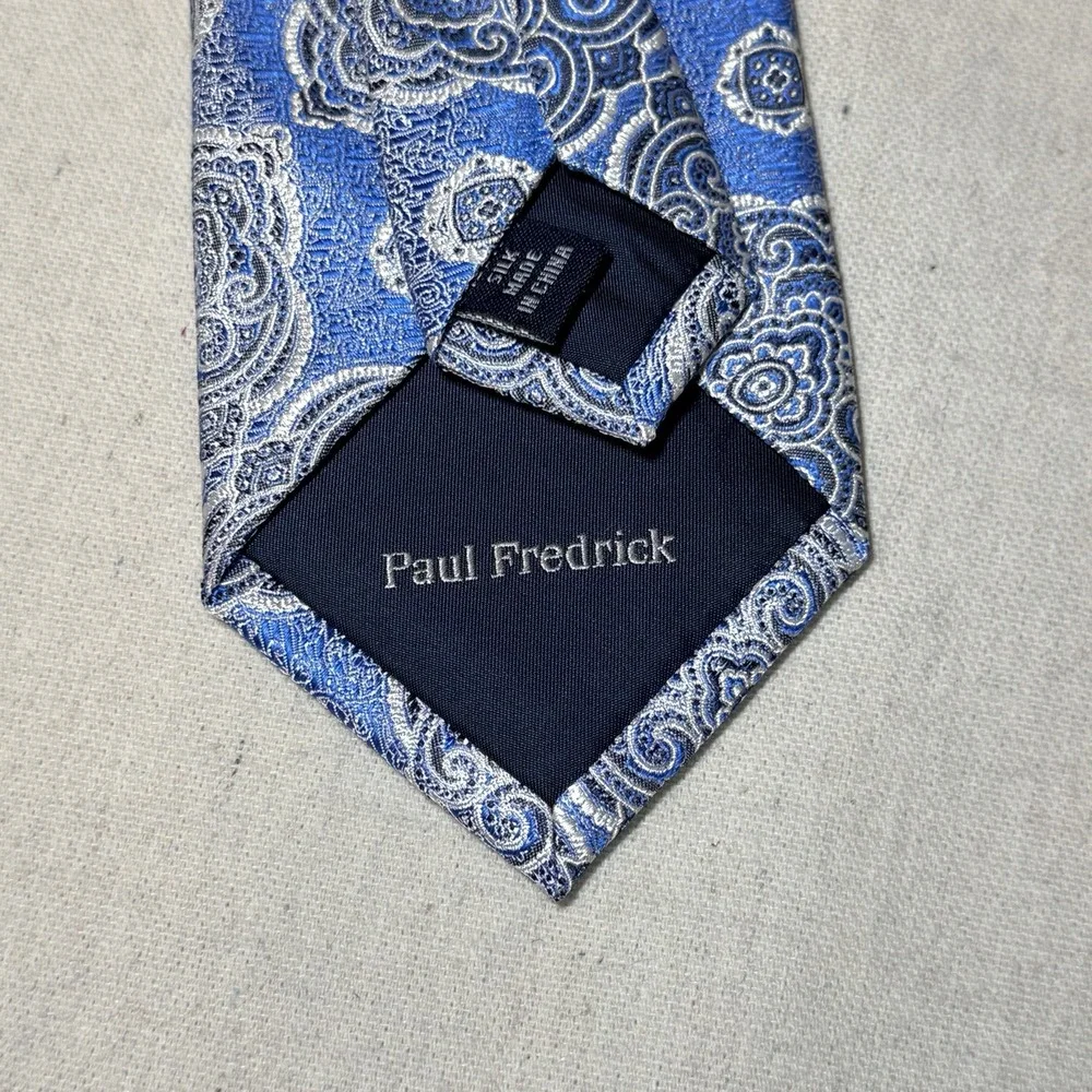Paul Fredrick Silk Tie Mens OS Blue Silver‎ Medallion Paisley Formal Regencycore